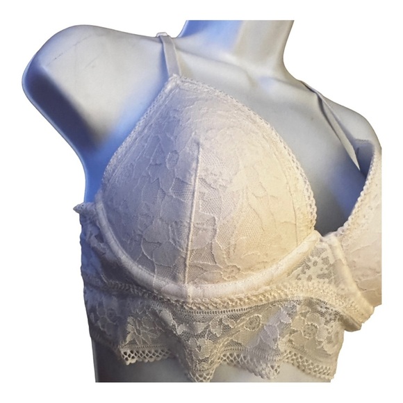 Victoria's Secret Lace Bralette‎ - Picture 2 of 5
